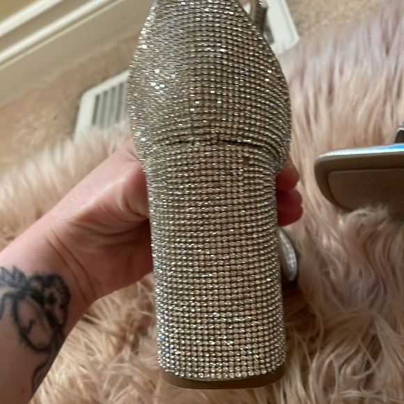 Heels Sparkles Rhinestones Size 6 Journee Collection - Picture 10 of 13